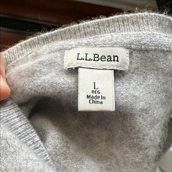 L.L. Bean Light Gray Women's Cashmere Crew Neck Sweater L - Picture 4 of 7